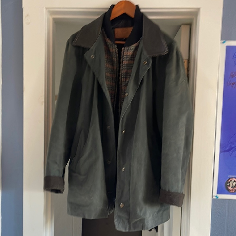 Green Military Field Coat with Structured Design